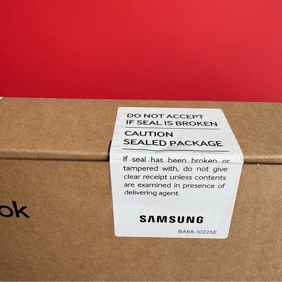 Samsung 310XBA-KA1 Chromebook, Brand New, Unsealed - Picture 4 of 12